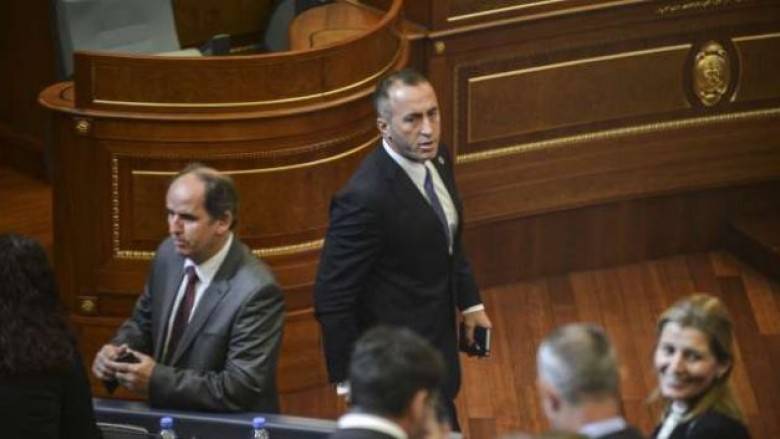Muhalefet Meclis'i Terk Ediyor