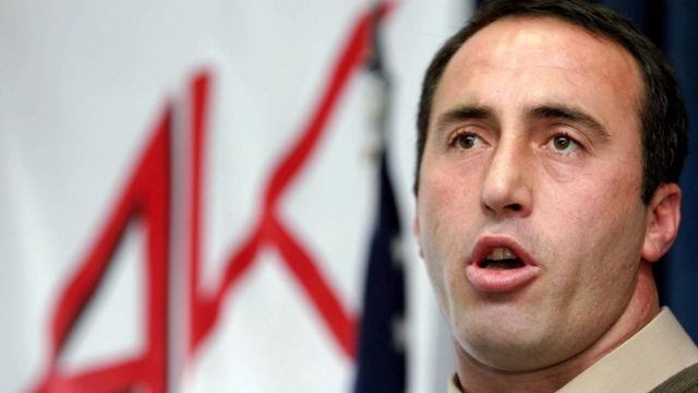 Haradinaj İmza Kampanyasına Katıldı