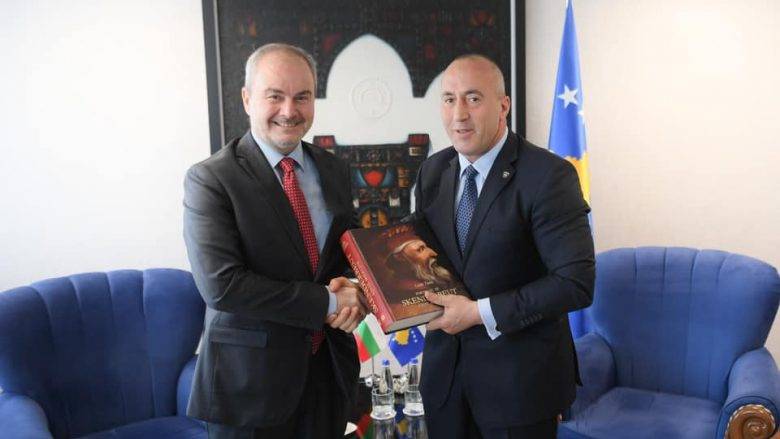 Haradinaj, Danatchev ile Vedalaştı