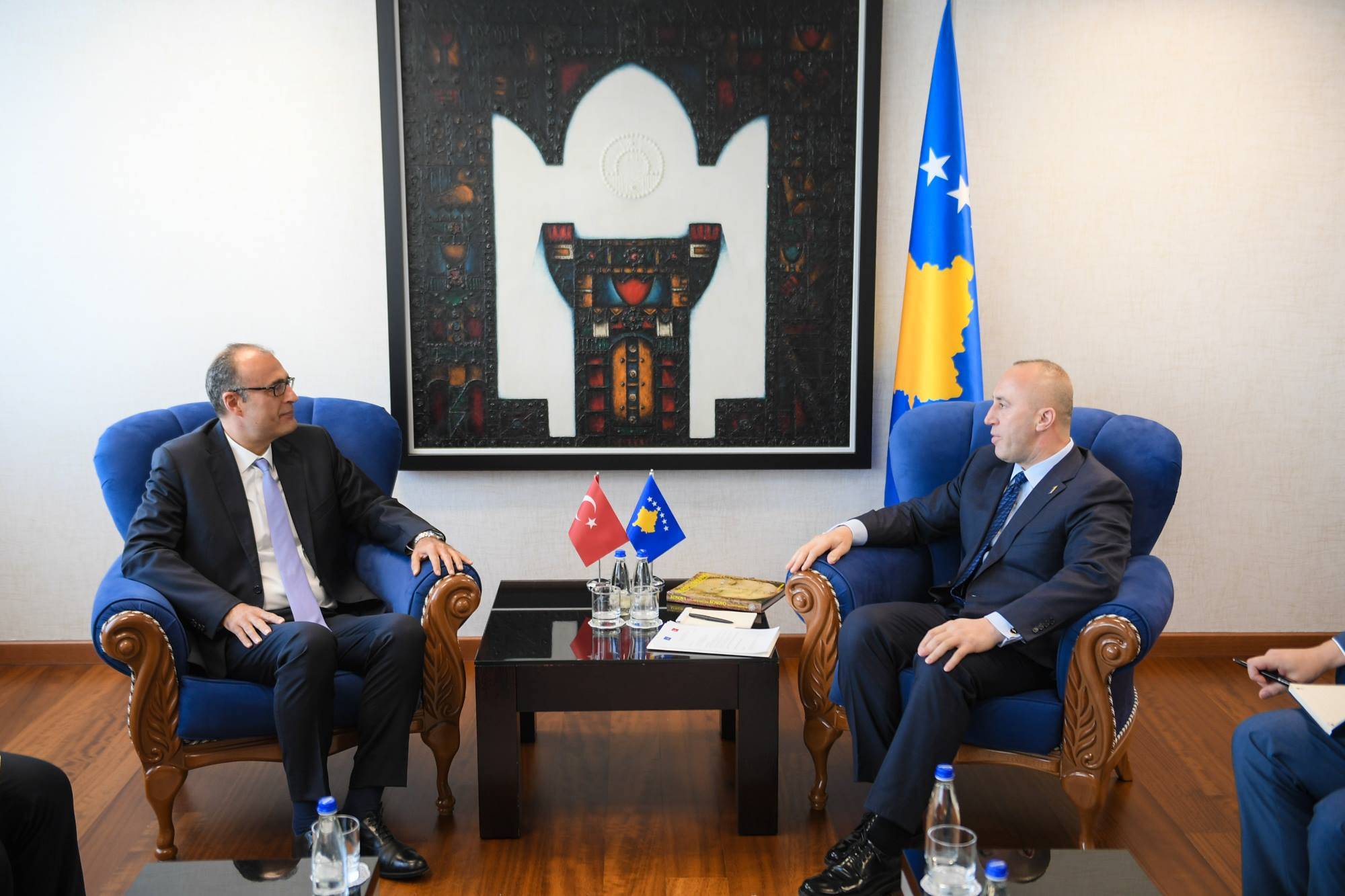 Başbakan Haradinaj, Türkiye Büyükelçisi Sakar’ı Kabul Etti
