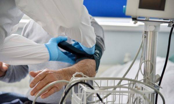 Hastanelerde Covid-19 Tedavisi Gören Vatandaşlarımızın Sayısı Azalıyor