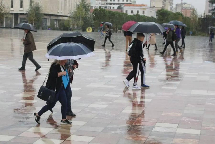 Bulutlu ve Yağmurlu