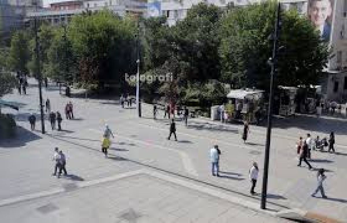 Hava Güneşli, Yer Yer Yağmur ve Gök Gürültülü