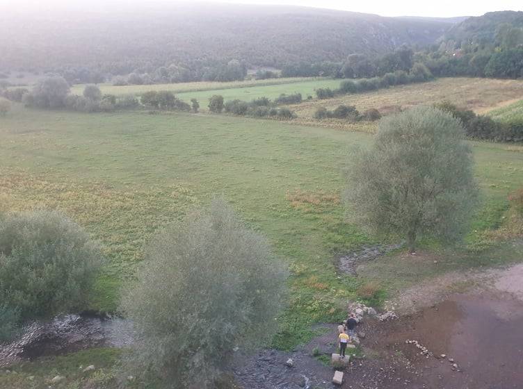 Hava Bulutlu ve Yer Yer Yağmurlu