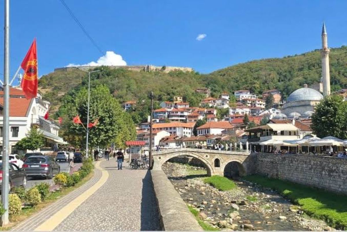 Perşembe Güneşli ve Parçalı Bulutlu   