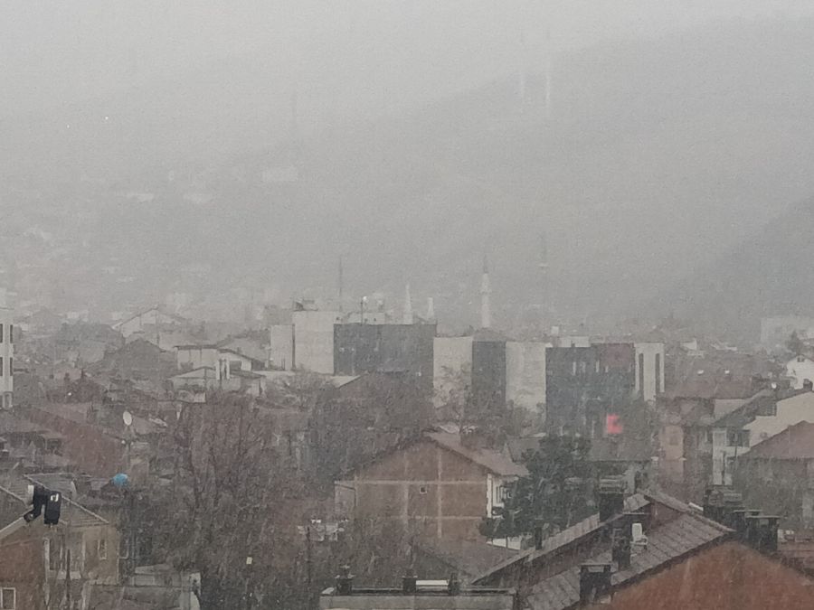 Gece Yağmaya Başlayan Yağmur Kara Yerini Bıraktı
