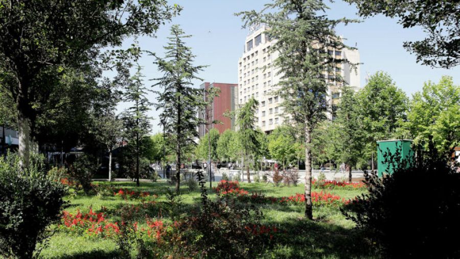 Az Bulutlu ve Güneşli, Sıcaklar Devam Ediyor