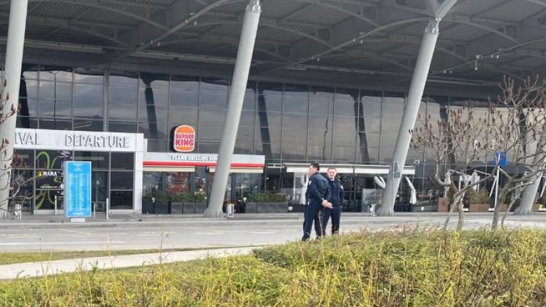Güvenlik kurumları: Priştine Havalimanı'ndaki Bomba Tehdidi Sırbistan'dan Arapça Geldi