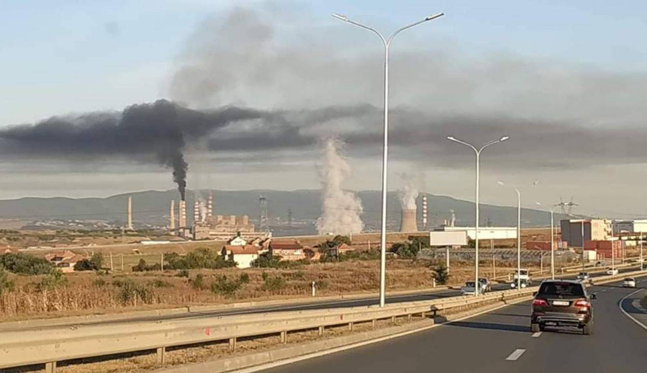Bu Sabah Priştine Üzerinde Kara Duman