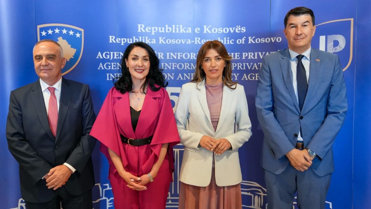 Şeffaflık ve Kişisel Verilerin Korunması Demokrasinin Temelidir