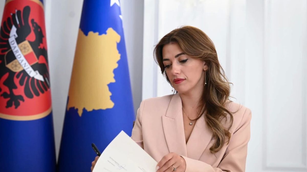 Haxhiu, 2022’de İstifa Eden 18 Sırp Hakimi Görevden Aldı