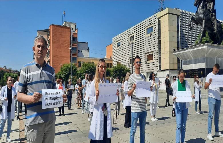 İş Sözleşmeleri Yenilenmeyen Hemşireler Protesto Ediyor