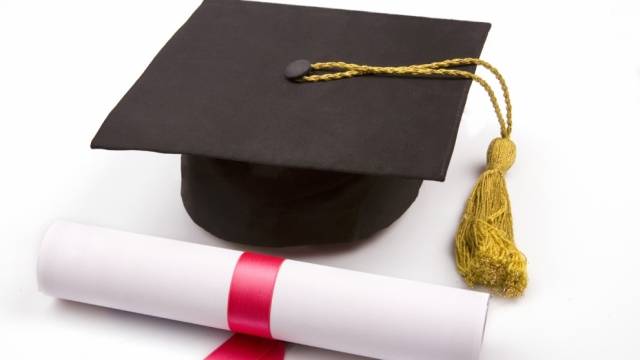 Yakova'da 84 Öğretmenin Diploması Araştırılıyor