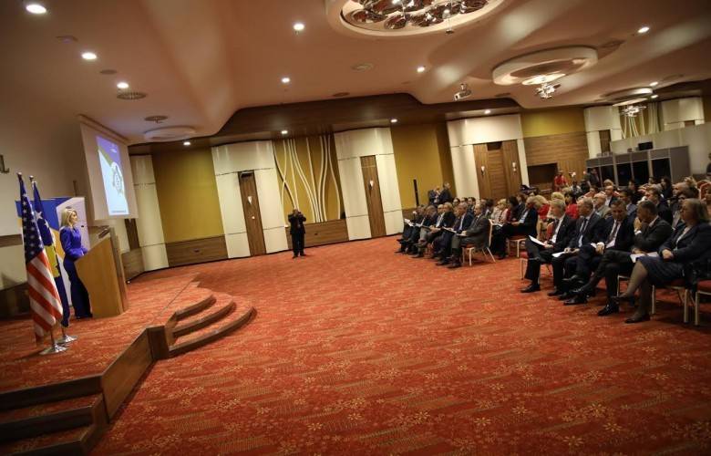 Hoxha, Suç Mağdurları İçin Adalet İstedi