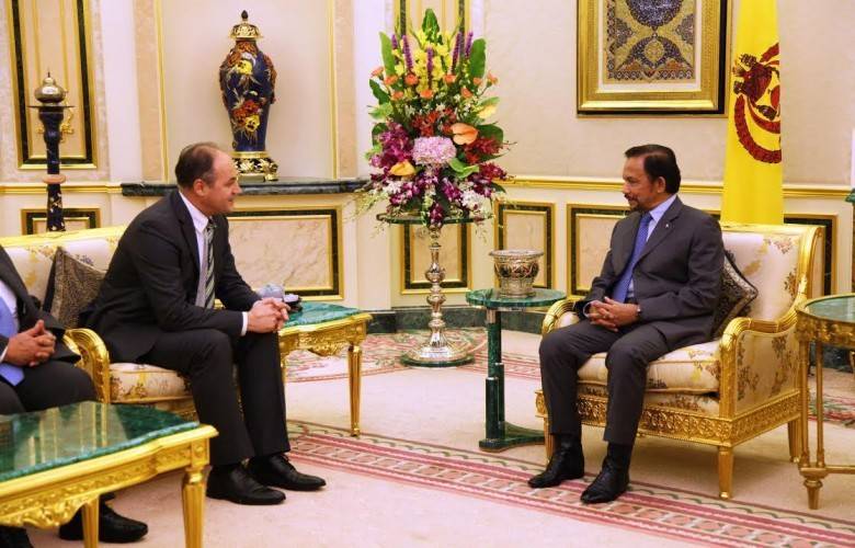 Bakan Hoxhaj, Brunei Ziyaretinde
