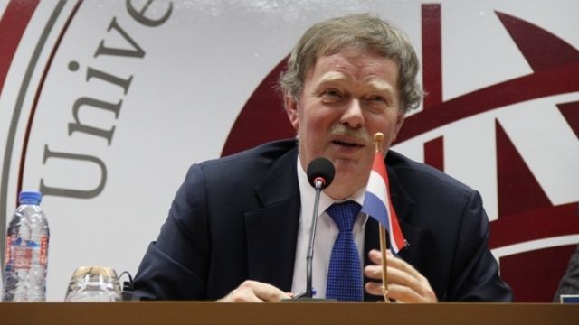 Hollanda'dan Özel Mahkeme Karargahı İçin Şartlar