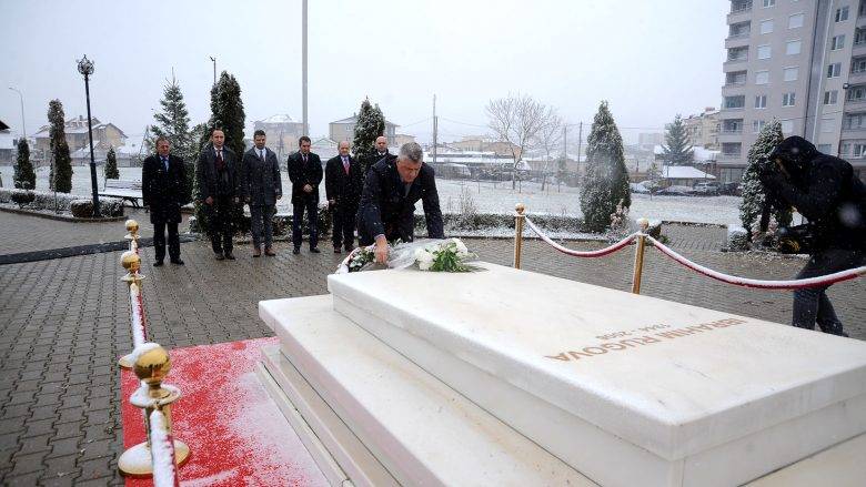 Cumhurbaşkanı Thaçi Saygı Duruşunda