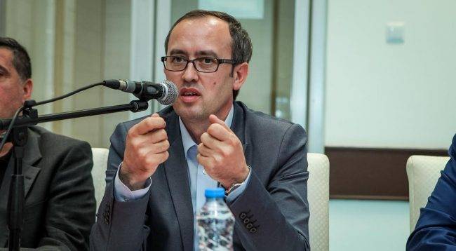 Diyalogdan Yanayız, Ancak Bu Oyunun Bölümü Olmayacağız