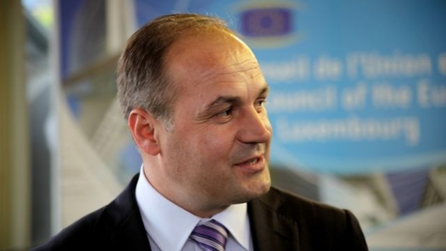 Hoxhaj: Vatikan'dan Tanınma,  Tanınmadan Fazla