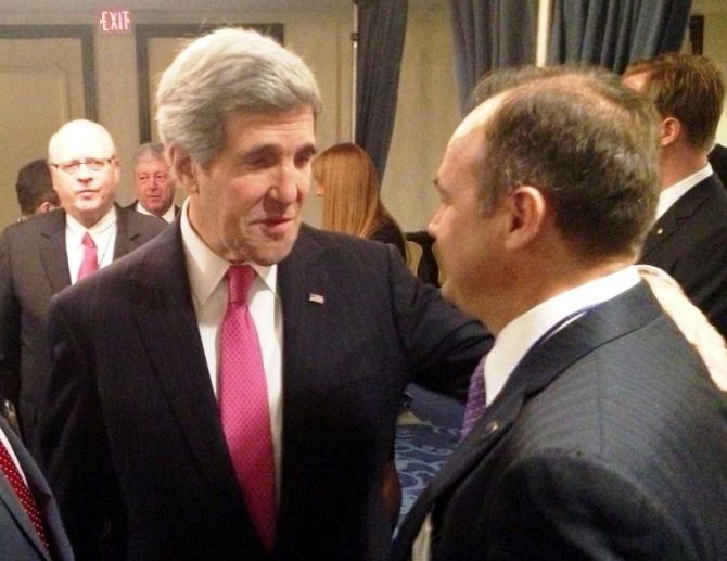 Terör Saldırılarının Yıldönümünde Hoxhaj'dan Kerry'ye Telgraf