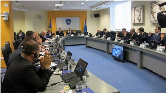 Thaçi: KSK-nın Kurulması İçin Kimsenin Şart Koşma Hakkı Yoktur
