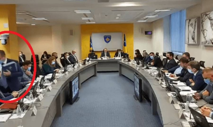 LDK ile Nisma Arasında Restleşme, Bakan Veseli Kabine Toplantısını Terk Etti