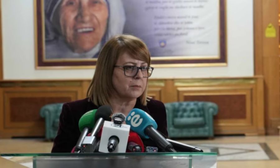 Kurti, Ülkeyi Enflasyon ve Elektrik Zammıyla Krize Sürüklüyor