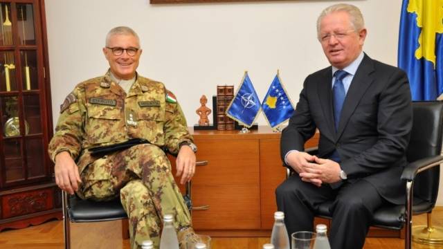 Hyseni ve KFOR Komutanı Güvenlik Konusunu Görüştü