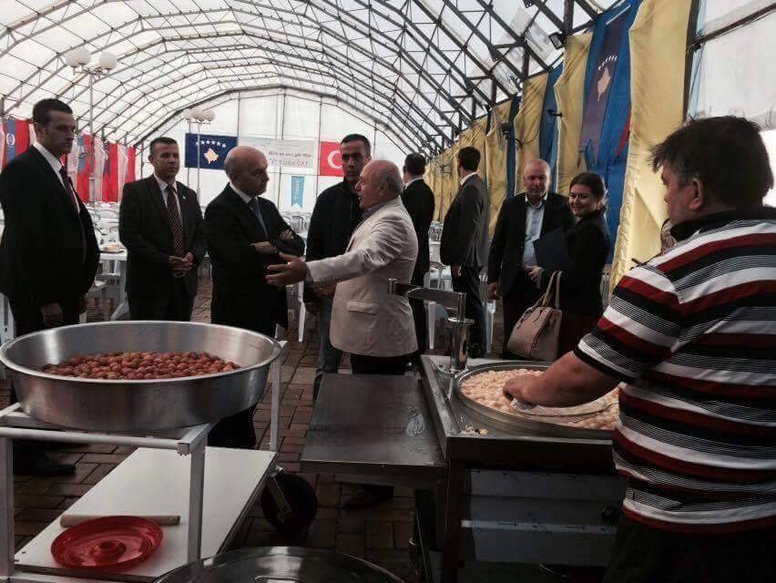 Başbakan Mustafa Eyüp Sultan Vakfı'nın Çalışmalarını Takdir Etti