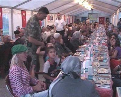 Türkiye Toplu İftarlarla Bu Ramazan da Yine Kosovalıların Yanında