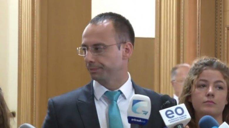 Sırp Listesi Ordunun Kurulmasını Oylamayacak