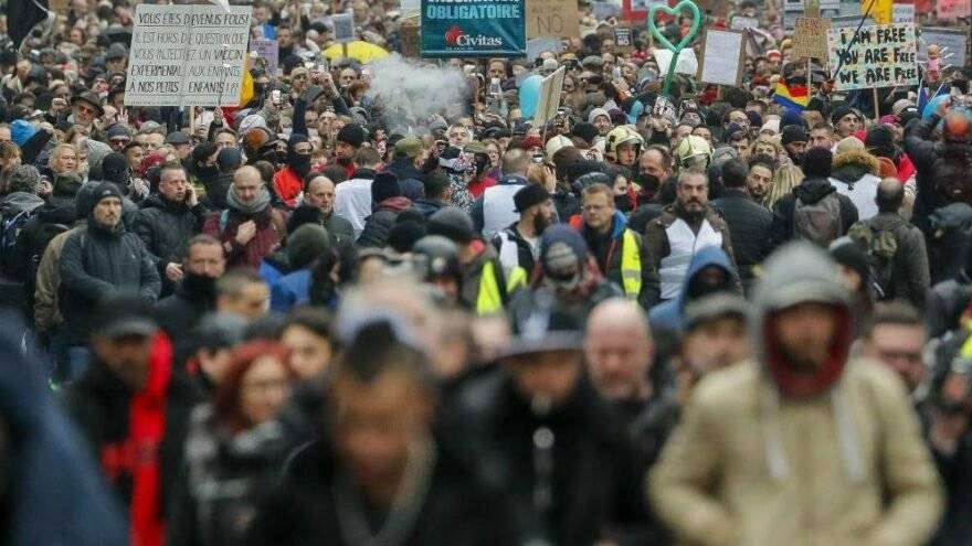 Belçika’da Covid-19 kısıtlamaları protesto edildi