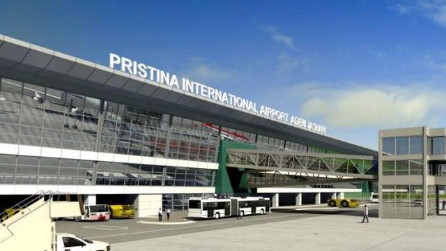 Avrupa'dan Geri Gönderilenlerin İlk Kafilesi Priştine'ye Ulaştı