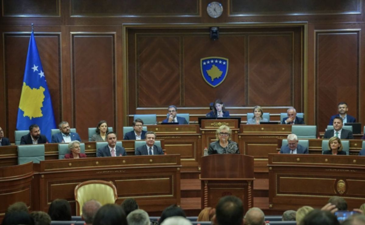 Analistler, Kurumsal Krizin Aşılmasını ve Yeni Cumhurbaşkanının Seçilmesini Olumlu Karşıladı