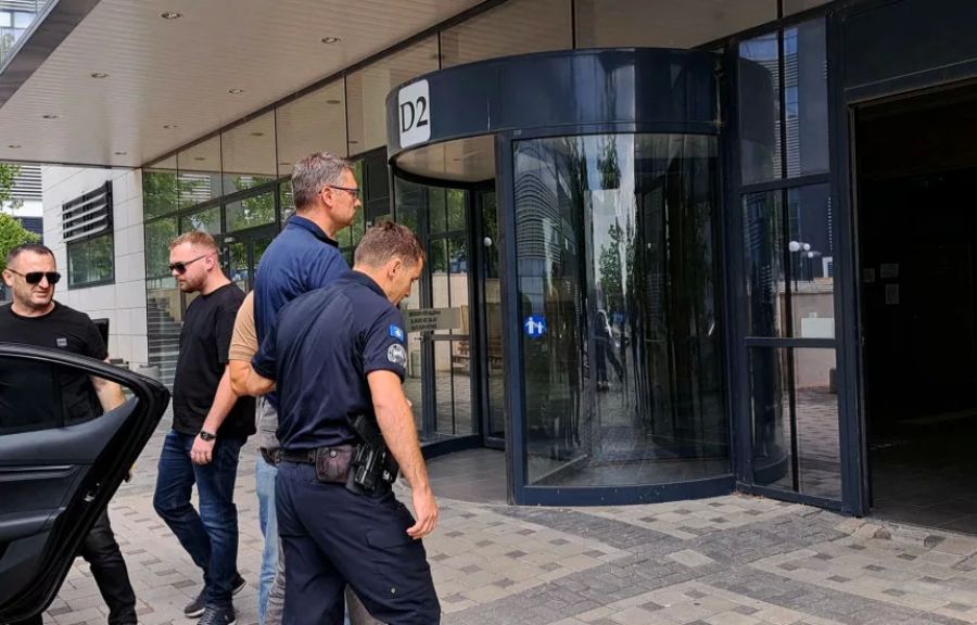 Belgrad, Popoviç’i Tutuklayan Polislerin Kimlik  Tespiti İçin Harekete Geçti