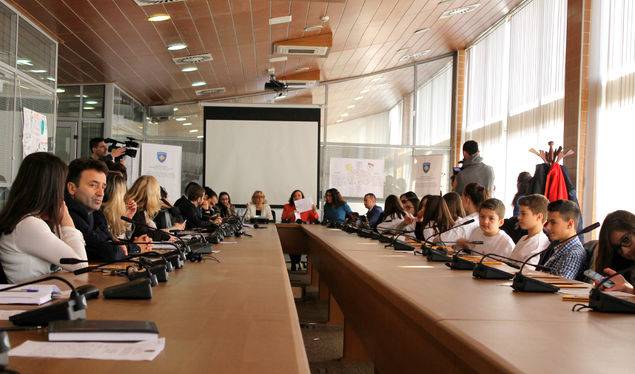 Çocuklar Doğuştan İnternete Maruz Kalıyor