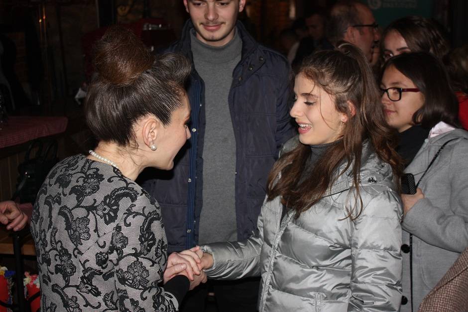 T.C. Priştine Büyükelçisi İpekli Türkçe Kursiyerleri İle Buluştu