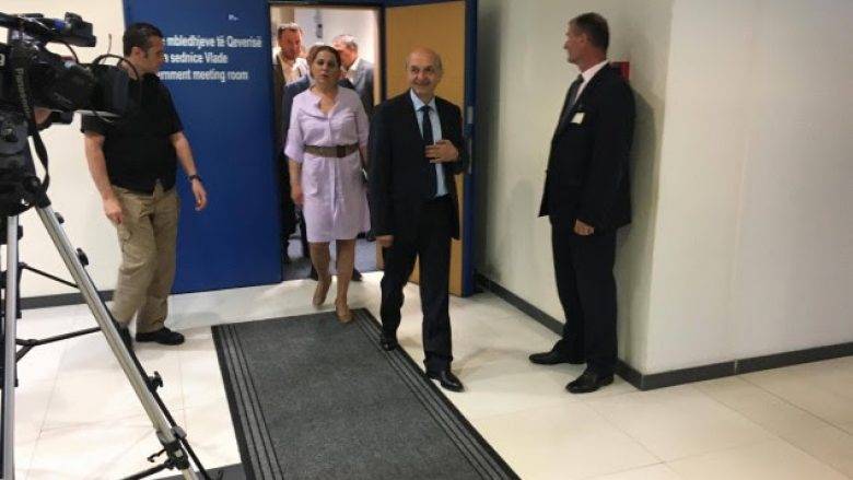 Delawie, Anlaşma'yı Onaylamaları için LDK Milletvekillerini İkna Etmeye Çalışacak