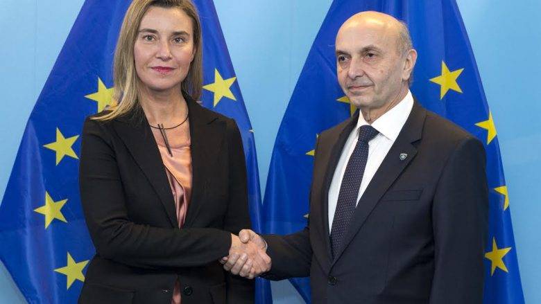 Mustafa,  Bölge Liderlerinin Brüksel'deki Akşam Yemeğinde