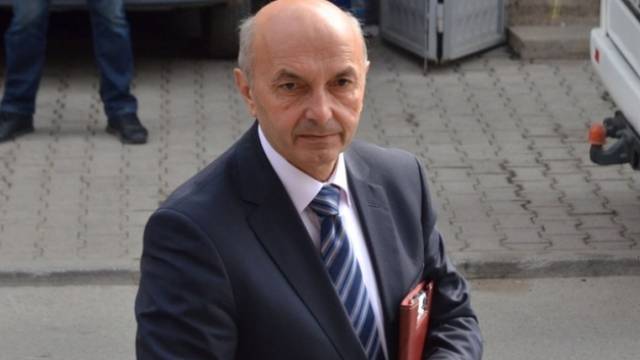Isa Mustafa 9 Mart'ta Tiran'a Gidecek