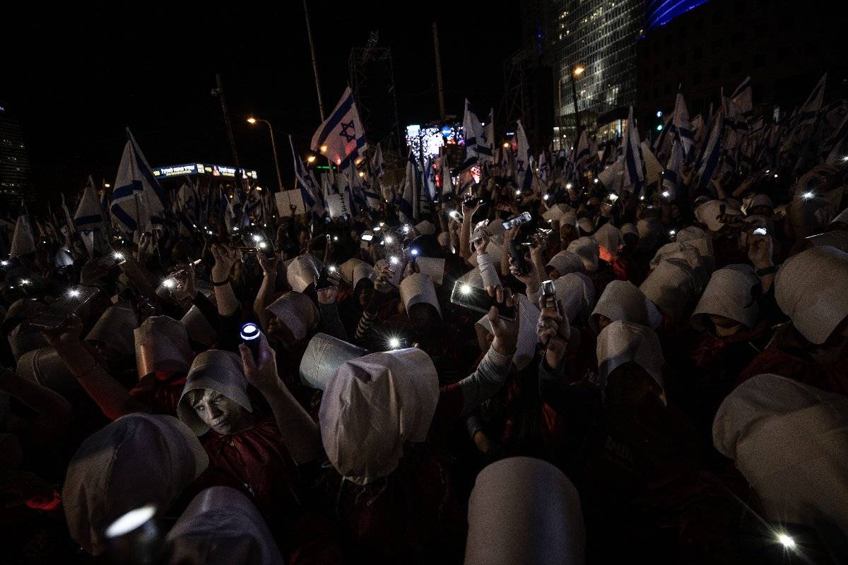 Binlerce kişi meydana indi: Utanın…