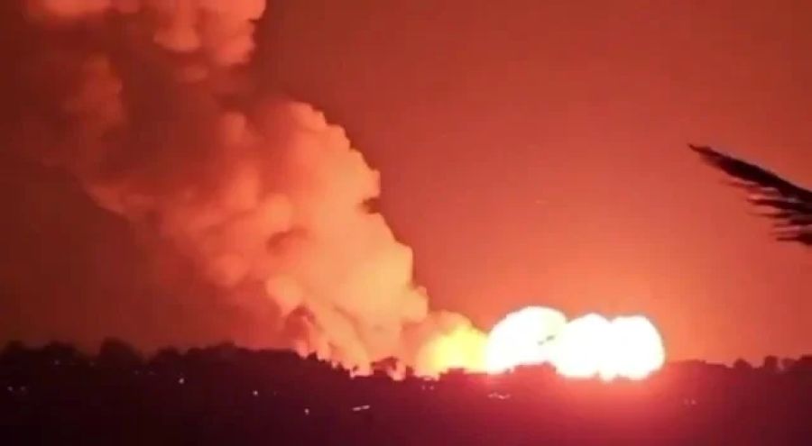 İsrail, Lübnan'ı vurdu: Birçok noktada şiddetli patlama sesleri...