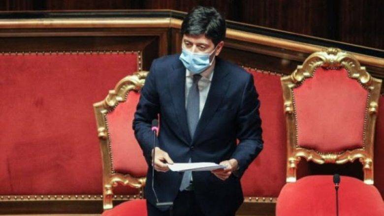 İtalya’da Açık Havada Maske Takma Zorunluluğu Kaldırılıyor