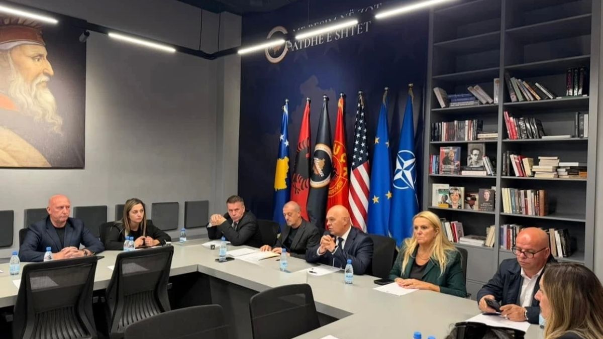İttifak, UÇK Yöneticilerinin Korunmasını ve Kurumsal Normalleşmeyi İstiyor