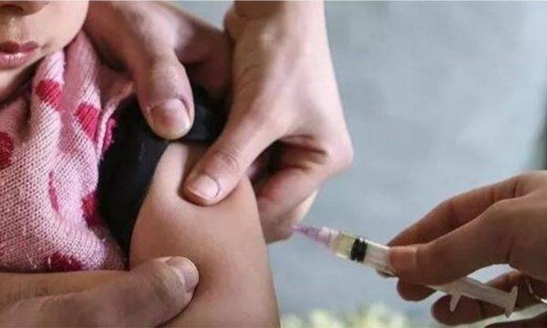İzmir’de Bir Bebeğe Yanlışlıkla Covid-19 Aşısı Vurulduğu İddiasıyla İlgili Soruşturma Başlatıldı