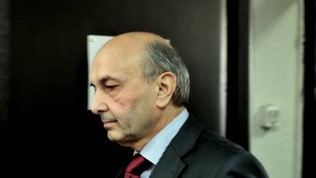 Isa Mustafa'nın Yıllık Geliri Ne Kadar?