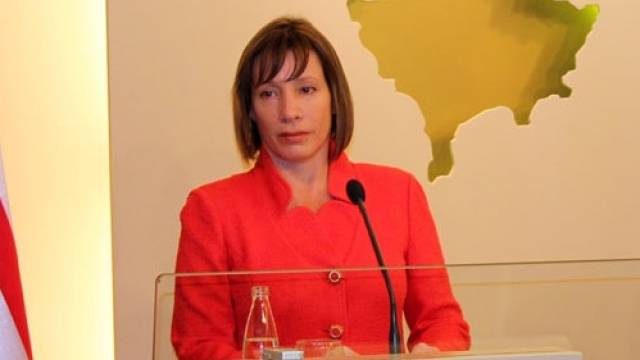 Jacobson: Mülkiyet Tahribatı,  Suç
