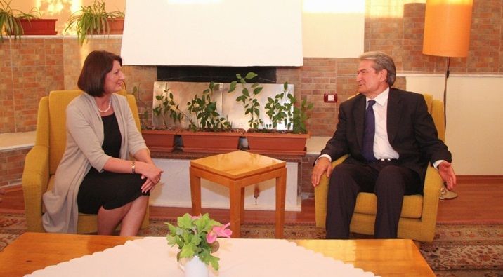 Jahjaga ve Berisha Vlora'da Görüştü