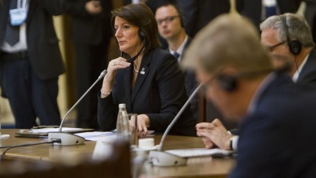 Jahjaga: İyi İlişkiler Barikatlarla Değil  Diyalogla Kurulur