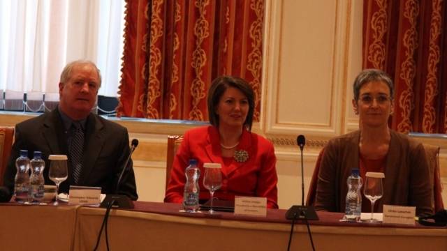 Jahjaga: Kadınlar Toplumda Halen Hak Ettikleri Muameleyi Görmüyorlar